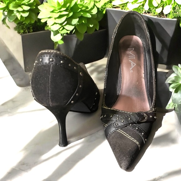 Mia Black Suede Pointy Toe Heel - Picture 10 of 16